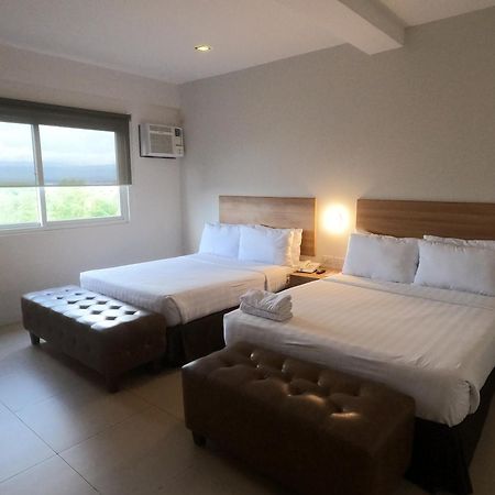 Mango Suites Tuguegarao City Exterior foto